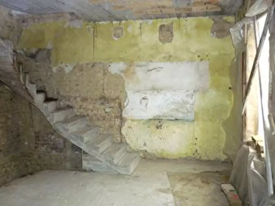 Immagine 3 di Casa indipendente in vendita  a Controguerra