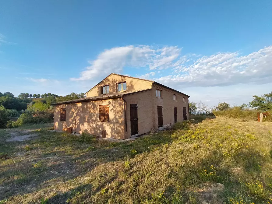 Immagine 9 di Agriturismo in vendita  a Monterubbiano