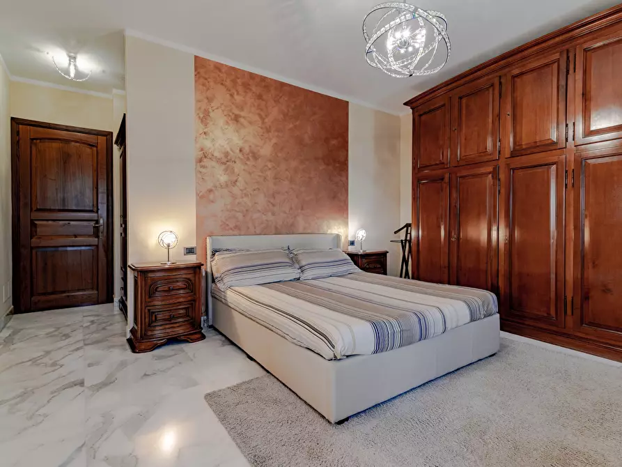 Immagine 45 di Casa indipendente in vendita  a Sarzana