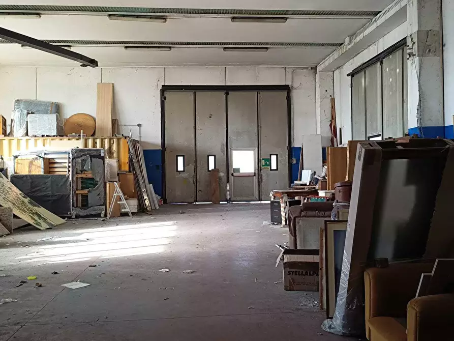 Immagine 3 di Capannone industriale in vendita  in Strada Statale 17 a Barisciano