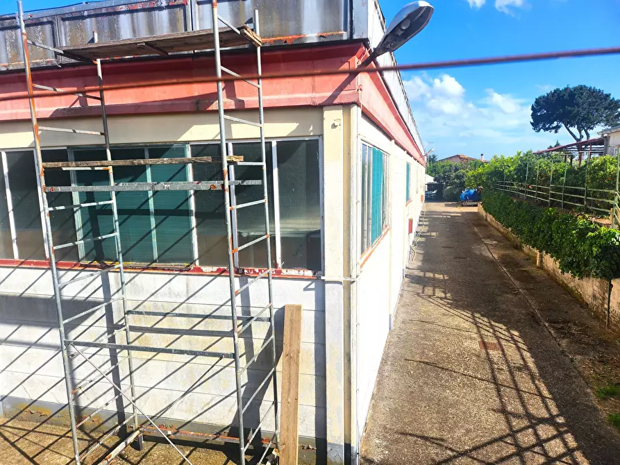 Immagine 16 di Capannone industriale in vendita  a Roma