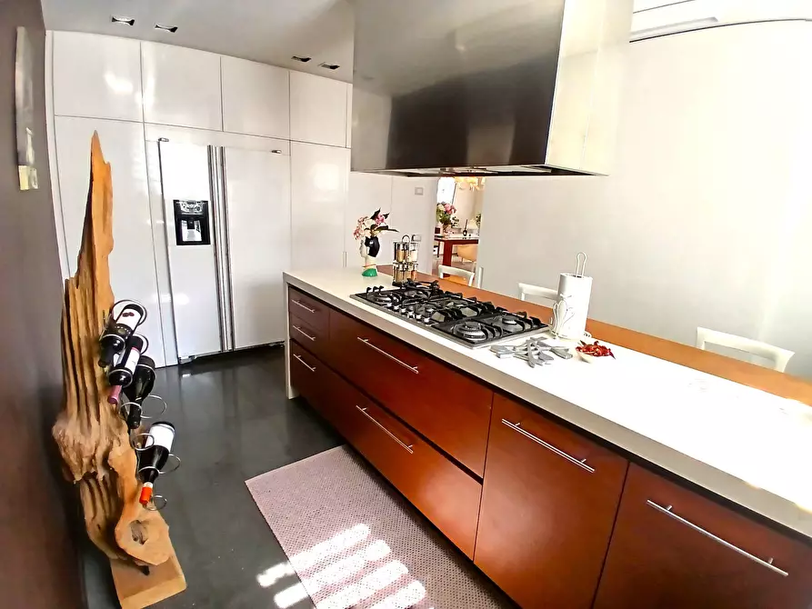 Immagine 22 di Villa in vendita  a San Benedetto Del Tronto