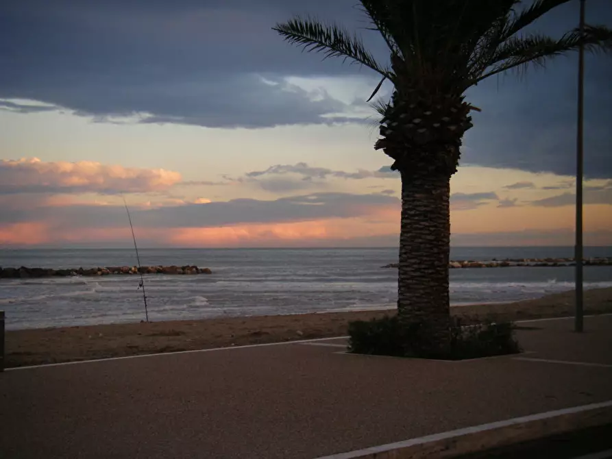 Immagine 12 di Attività commerciale in vendita  a Cupra Marittima