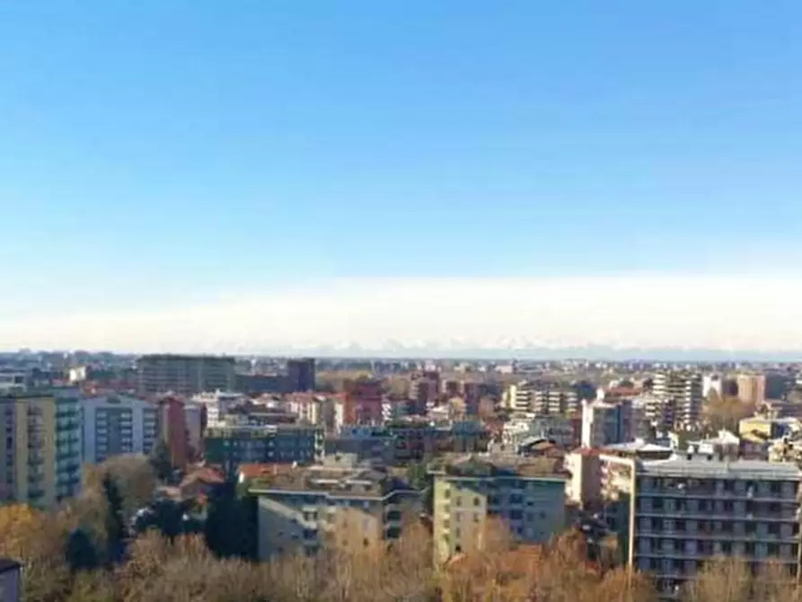 Immagine 2 di Palazzo in vendita  a Sesto San Giovanni
