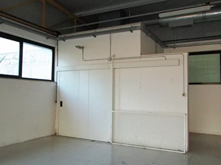 Immagine 38 di Capannone industriale in affitto  in Via Leonardo Da Vinci a San Benedetto Del Tronto