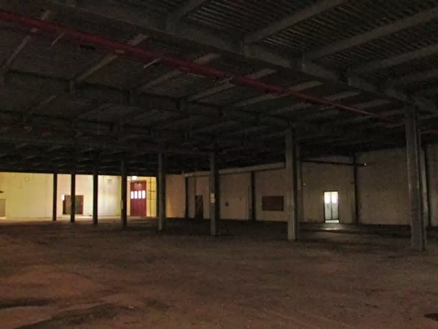 Immagine 24 di Capannone industriale in affitto  a Colonnella