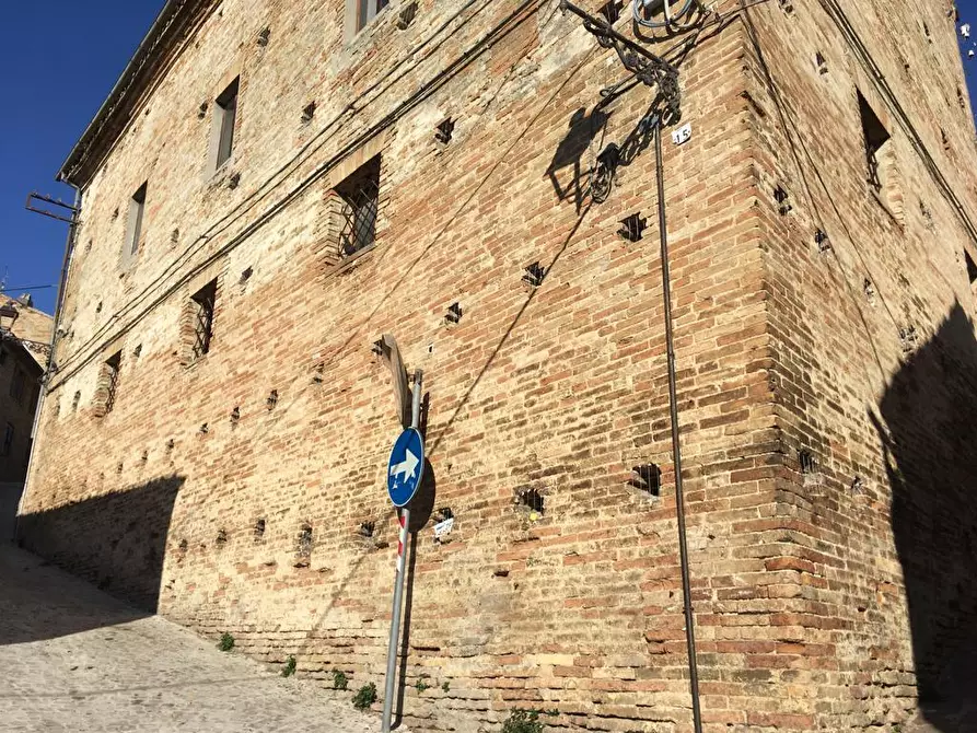 Immagine 9 di Laboratorio in vendita  a Montegiorgio