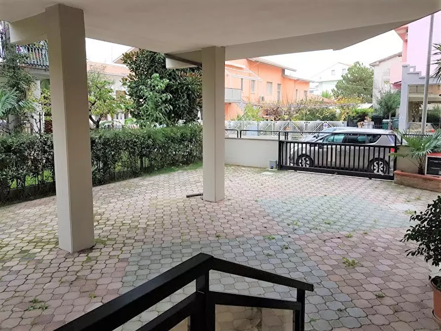 Immagine 19 di Albergo/B&B/Residence in vendita  a Tortoreto