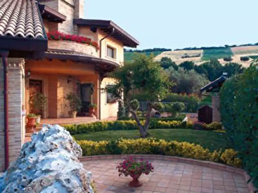 Immagine 2 di Casa indipendente in vendita  a Pineto