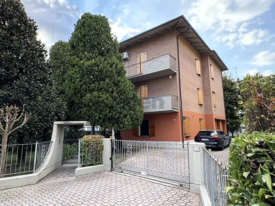 Immagine 9 di Casa trifamiliare in vendita  in Corso Martiri 242 a Castelfranco Emilia
