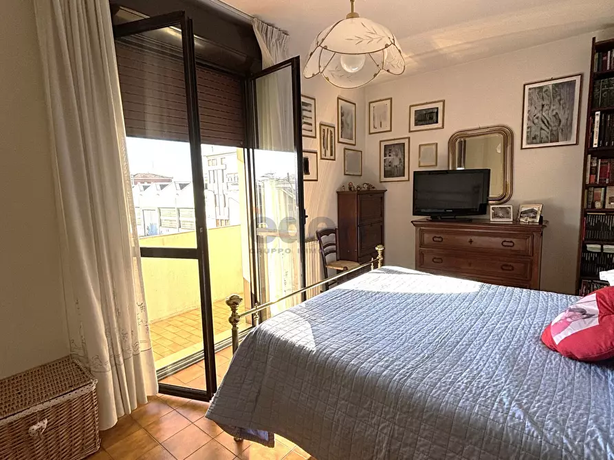 Immagine 10 di Trilocale in vendita  in STRADA DI SALICETO PANARO 211 a Modena