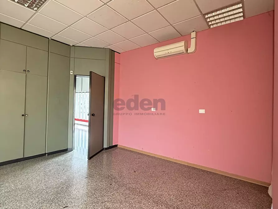 Immagine 33 di Locale commerciale in vendita  in Via Carlo Zucchi 41 a Modena