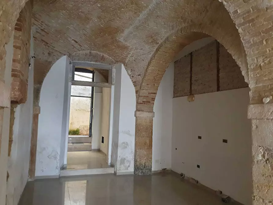 Immagine 16 di Locale commerciale in affitto  a Cagliari