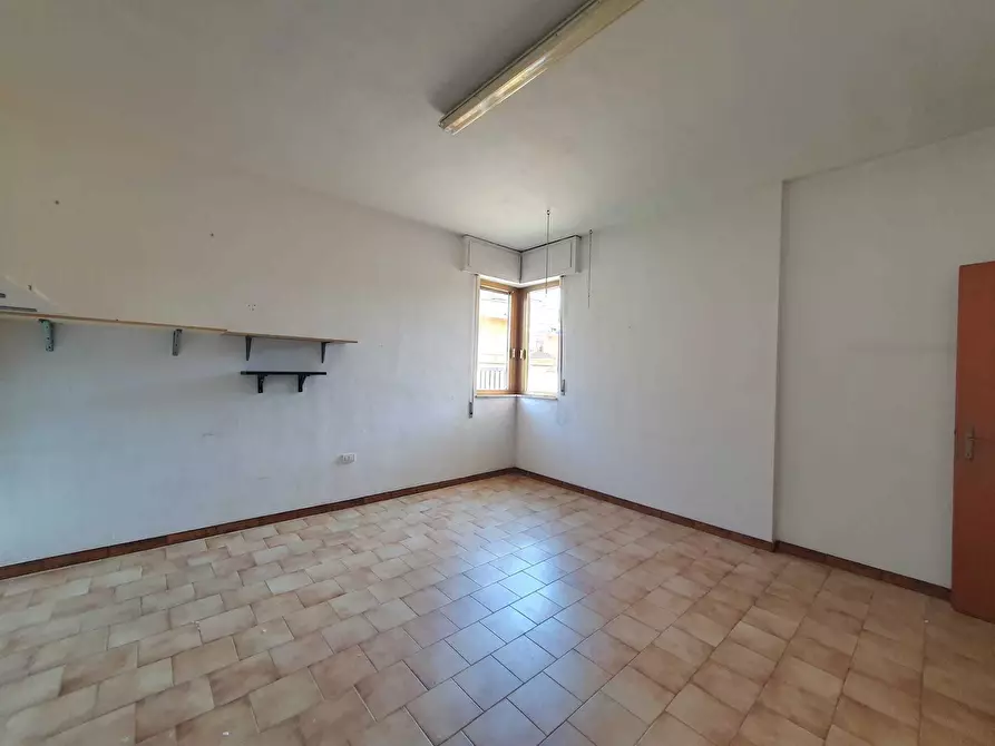 Immagine 20 di Locale commerciale in vendita  a Senorbì