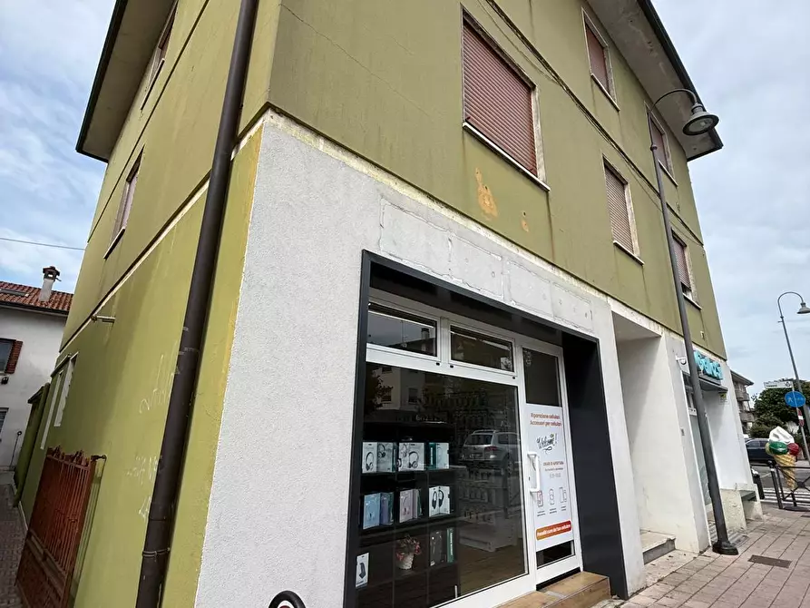 Immagine 8 di Locale commerciale in affitto  in Via Roma 108 a Torri Di Quartesolo