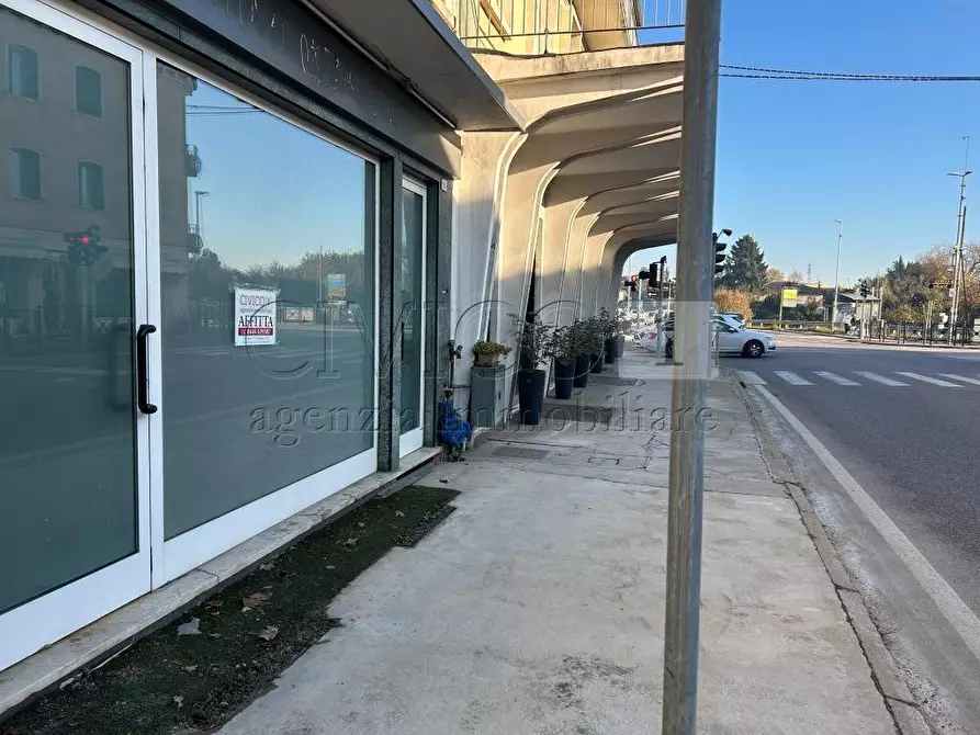 Immagine 22 di Locale commerciale in affitto  in Via Riviera 63 a Nanto