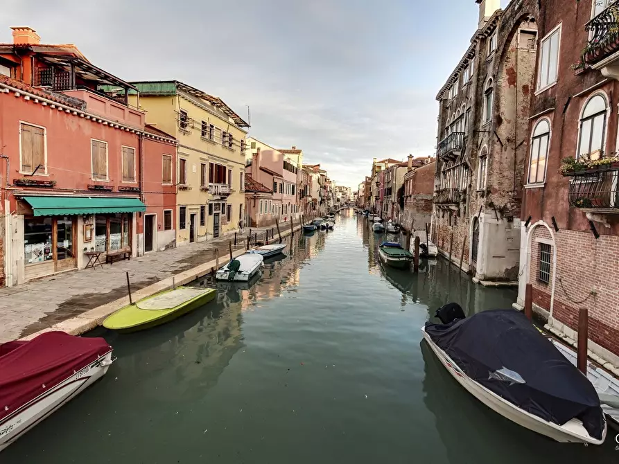 Immagine 8 di Bilocale in vendita  in Fondamenta de la Sensa a Venezia