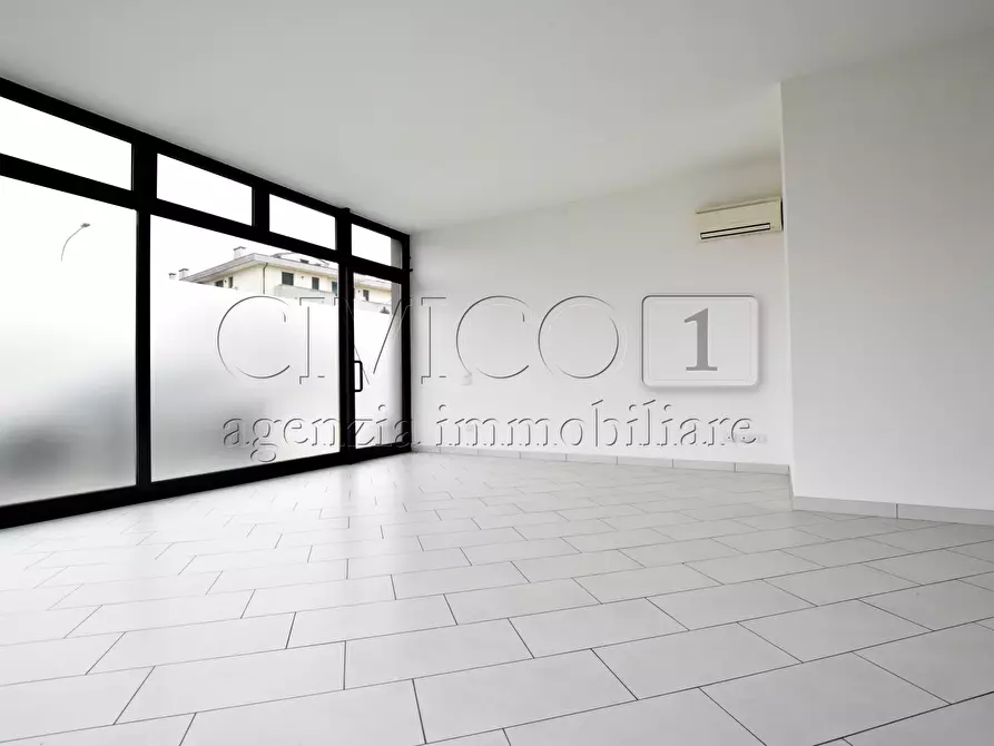 Immagine 8 di Locale commerciale in affitto  in Via Buccia a Limena