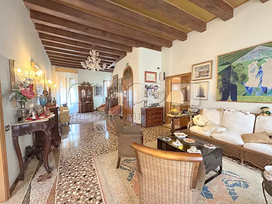 Immagine 9 di Appartamento in vendita  in Sotoportego Widmann a Venezia