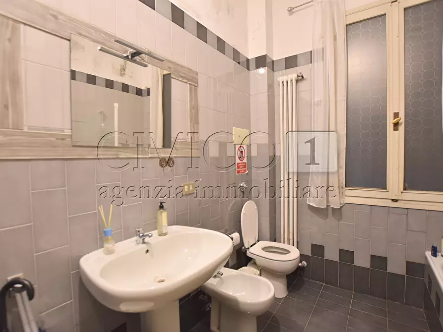 Immagine 13 di Appartamento in vendita  in Campo San Bortolomio 5396 a Venezia