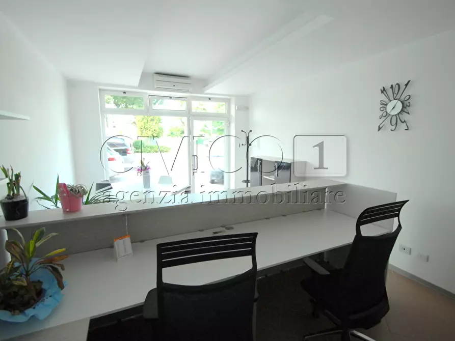 Immagine 5 di Locale commerciale in affitto  in via Chiesanuova a Padova