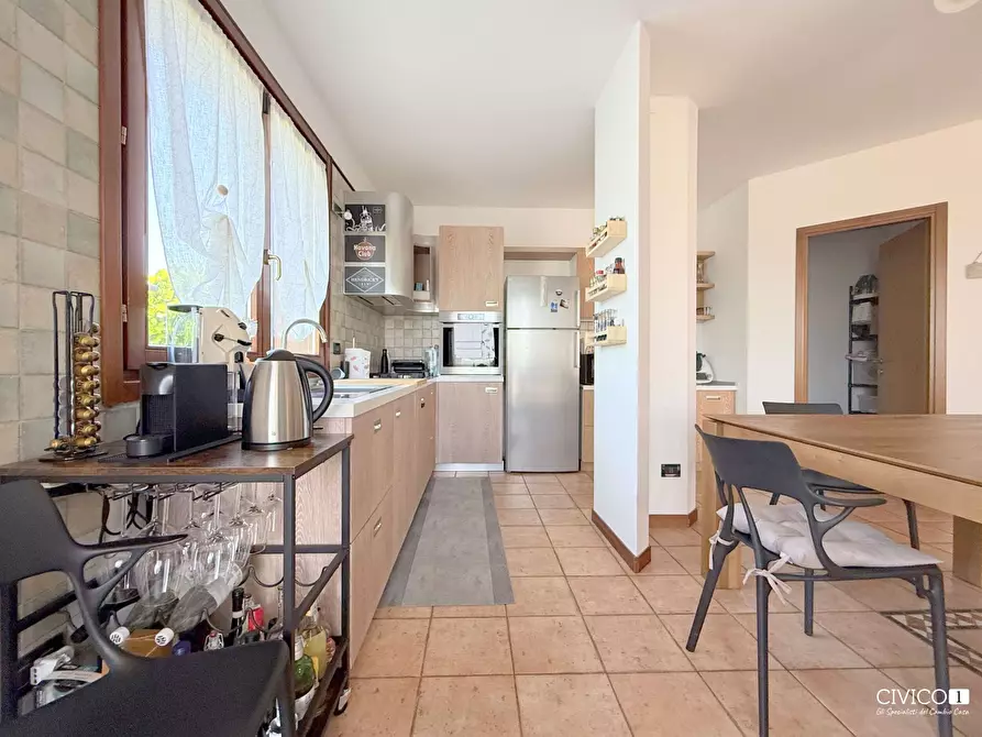 Immagine 7 di Casa bifamiliare in vendita  in Via Marconi 109 a Torri Di Quartesolo