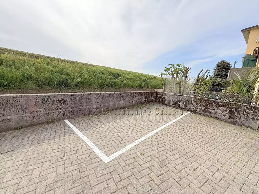 Immagine 26 di Appartamento in vendita  in Via dei Bersaglieri 72 a Torri Di Quartesolo