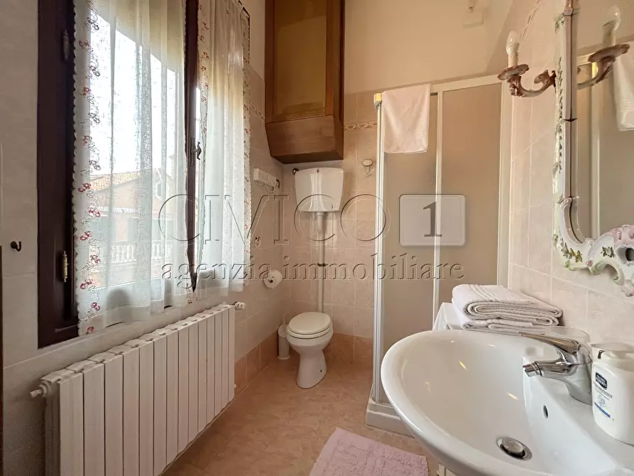 Immagine 21 di Appartamento in vendita  in Sotoportego Widmann a Venezia