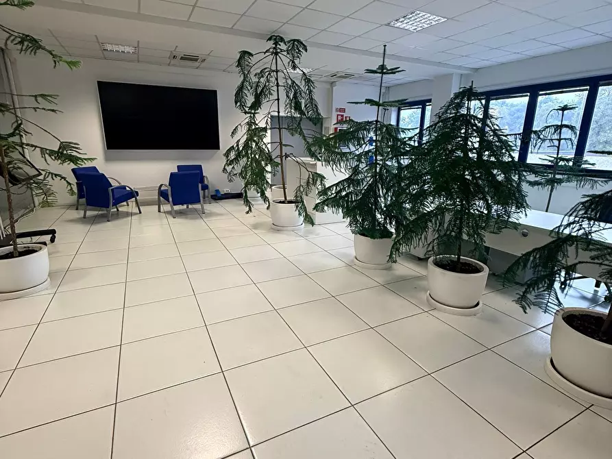 Immagine 13 di Ufficio in affitto  in Via Sempione 30 a Vergiate