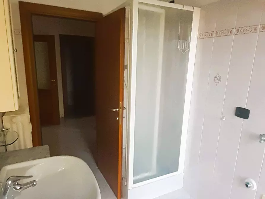 Immagine 11 di Trilocale in vendita  in Via Neruda 12 a Arsago Seprio