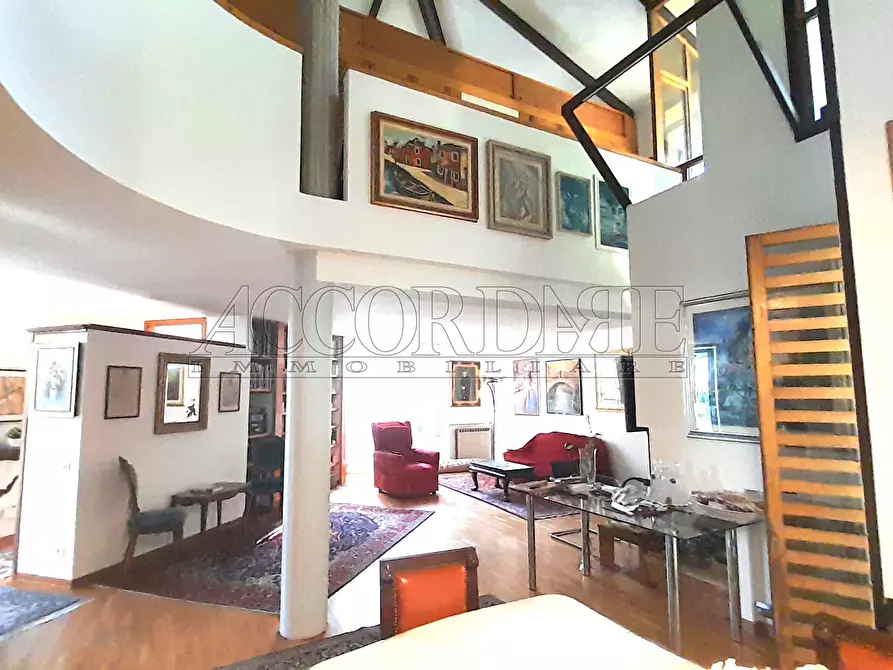 Immagine 1 di Villa in vendita  a Abano Terme