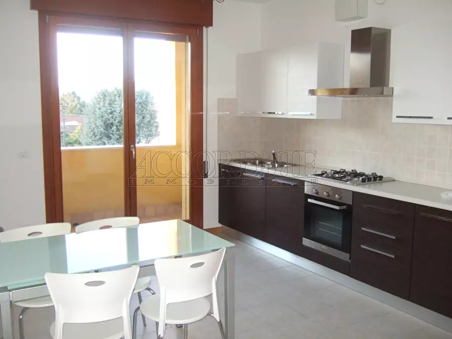 Immagine 1 di Trilocale in affitto  a Montegrotto Terme