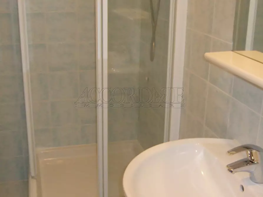 Immagine 15 di Trilocale in affitto  a Montegrotto Terme