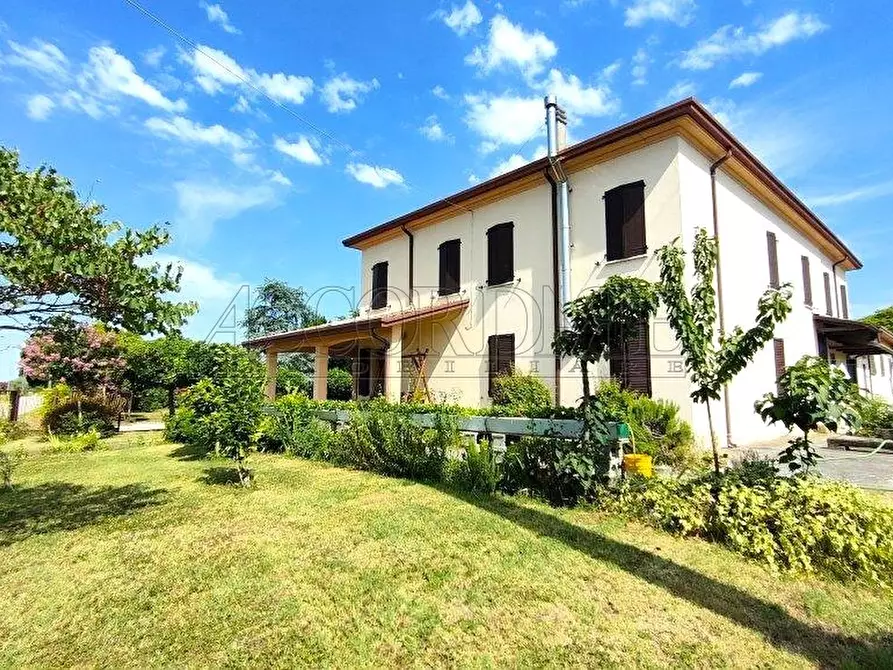 Immagine 3 di Rustico / casale in vendita  in Via Croce 796 a Salara