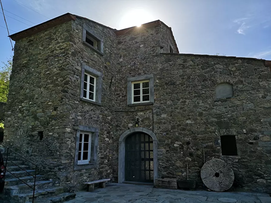 Immagine 14 di Rustico / casale in vendita  in Via Molino del Piano 1 a Castelnuovo Magra