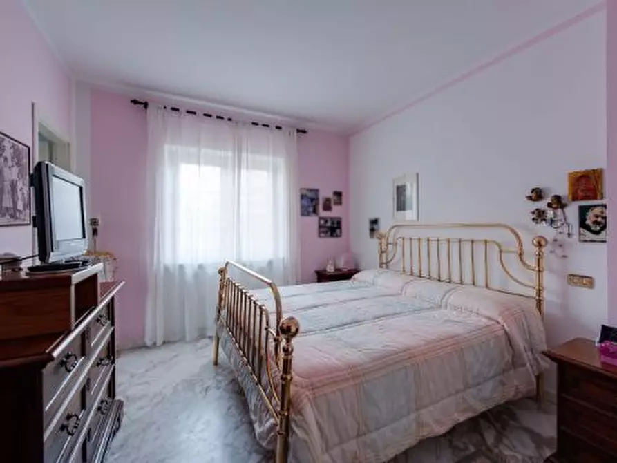 Immagine 9 di Villa in vendita  in Via Privata Villa Ceci 21 a Carrara