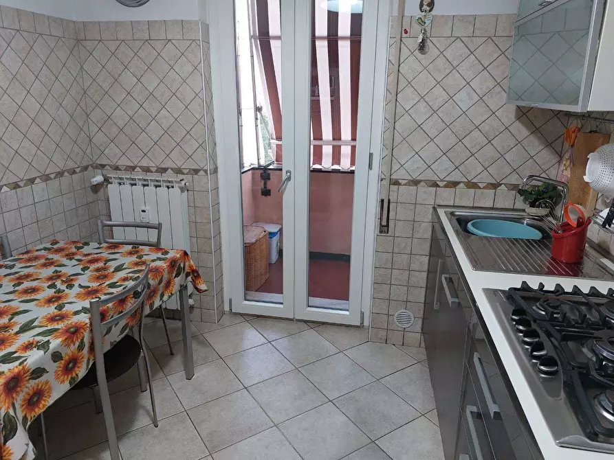 Immagine 5 di Appartamento in vendita  in Via Monterosso a Carrara