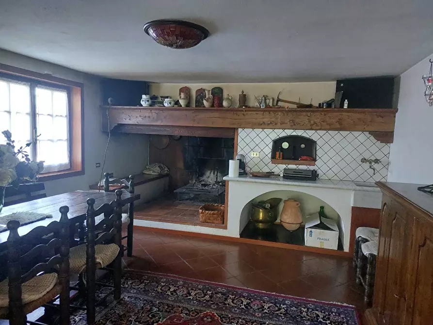 Immagine 6 di Villa in vendita  in Via Aglione 3 a Castelnuovo Magra