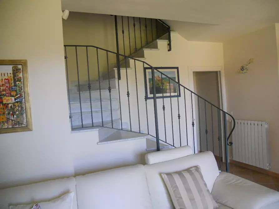 Immagine 10 di Terratetto in vendita  in Via Carbonara 33 a Castelnuovo Magra