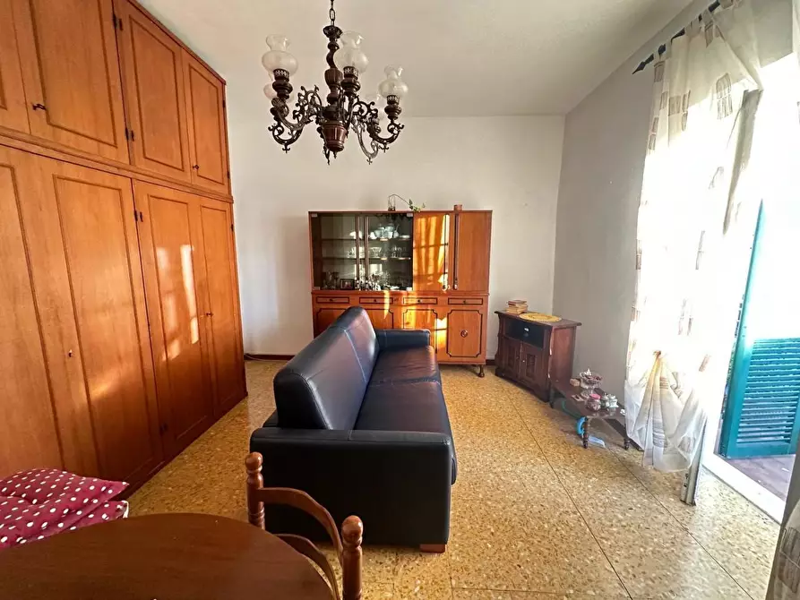 Immagine 9 di Trilocale in vendita  in Via Lunense a Carrara