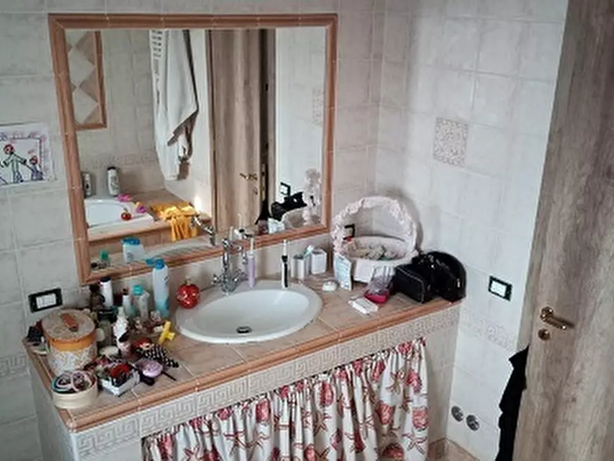 Immagine 19 di Casa semindipendente in vendita  in Marina di Carrara a Carrara