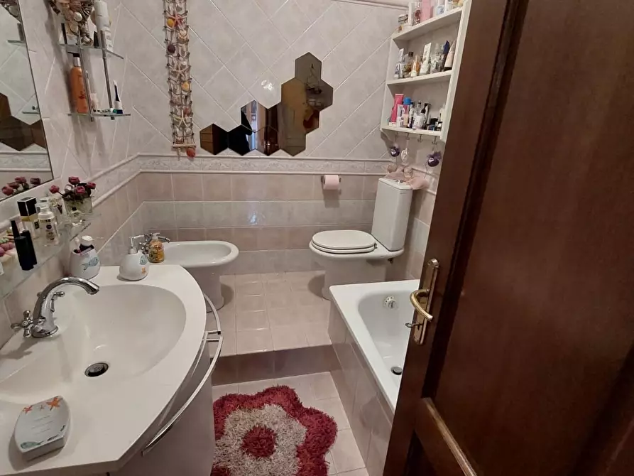 Immagine 18 di Casa semindipendente in vendita  in Via Cavour 15 a Carrara