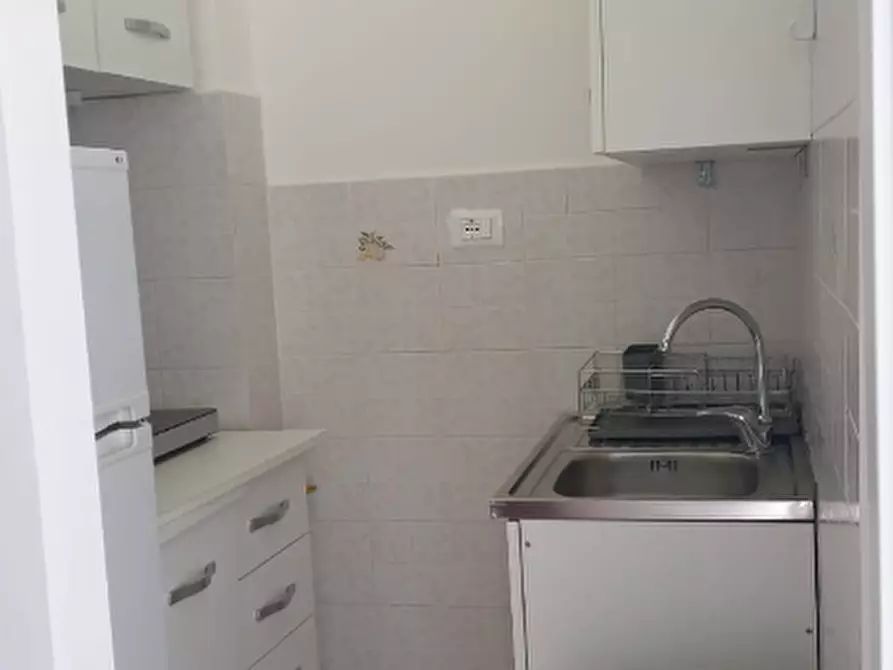 Immagine 9 di Bilocale in vendita  in Via Brigate Partigiane 9 a Sarzana