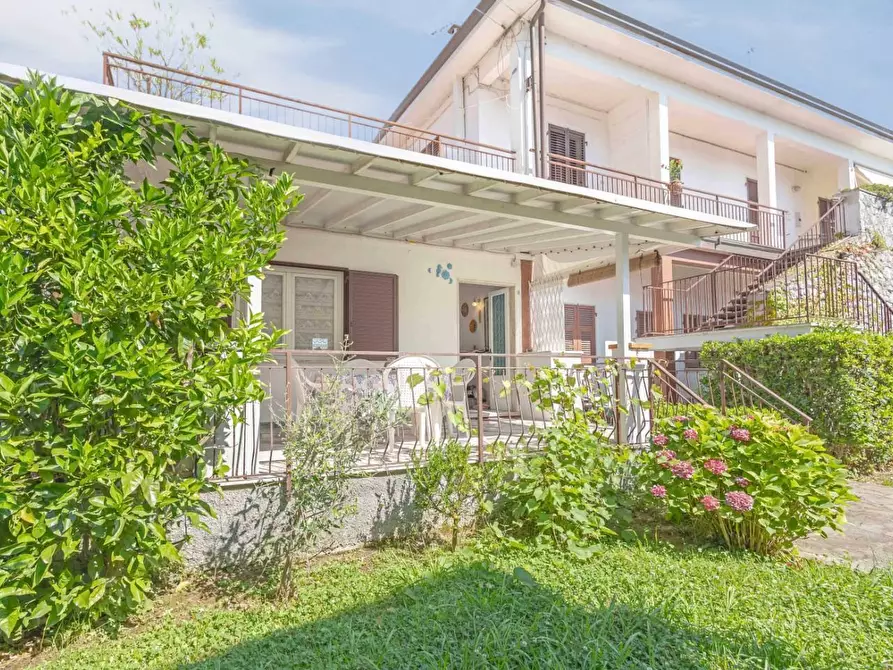 Immagine 7 di Appartamento in vendita  in Via Don Celsi 5 a Ameglia