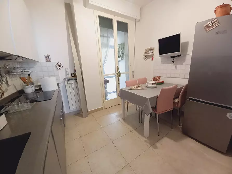 Immagine 21 di Appartamento in vendita  in Piazza Giuseppe Mazzini a Viareggio