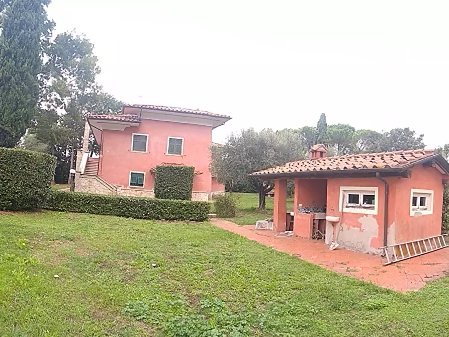 Immagine 3 di Villa in vendita  in Viale Malaspina 19 a Castelnuovo Magra