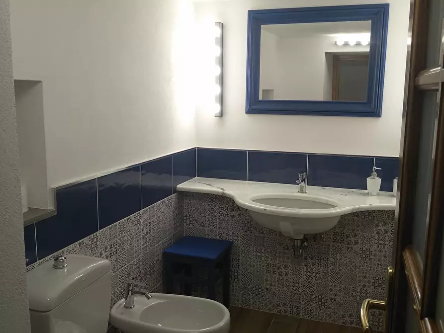 Immagine 17 di Casa semindipendente in vendita  in Piazza della Chiesa 15 a Ortonovo