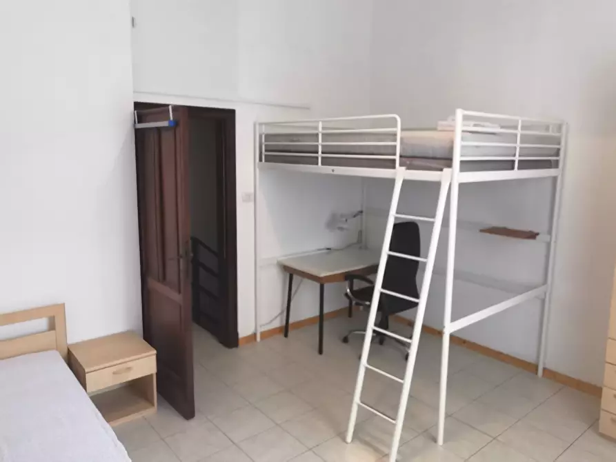 Immagine 5 di Trilocale in affitto  a Bologna