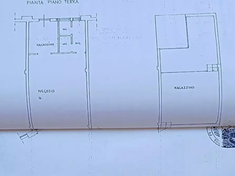 Immagine 1 di Locale commerciale in vendita  a Sabaudia