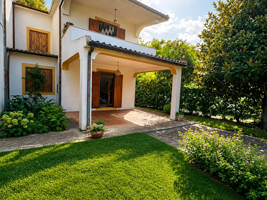 Immagine 1 di Appartamento in vendita  in Via Mediana Vecchia 30 a San Felice Circeo